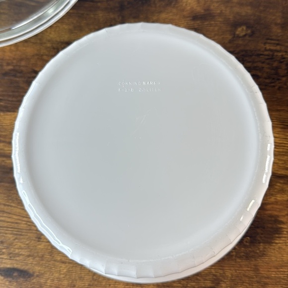 White Pyrex  Corning Ware Ribbed Glass Casserole Dish with Lid - Picture 4 of 8
